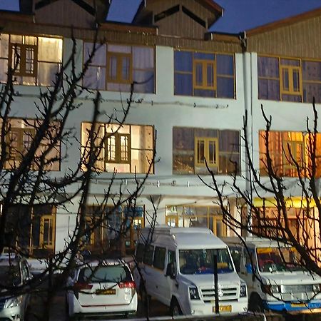 Hotel Gulmarg Residency, Kunzer Гульмарг Экстерьер фото