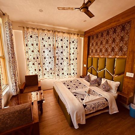 Hotel Gulmarg Residency, Kunzer Гульмарг Экстерьер фото