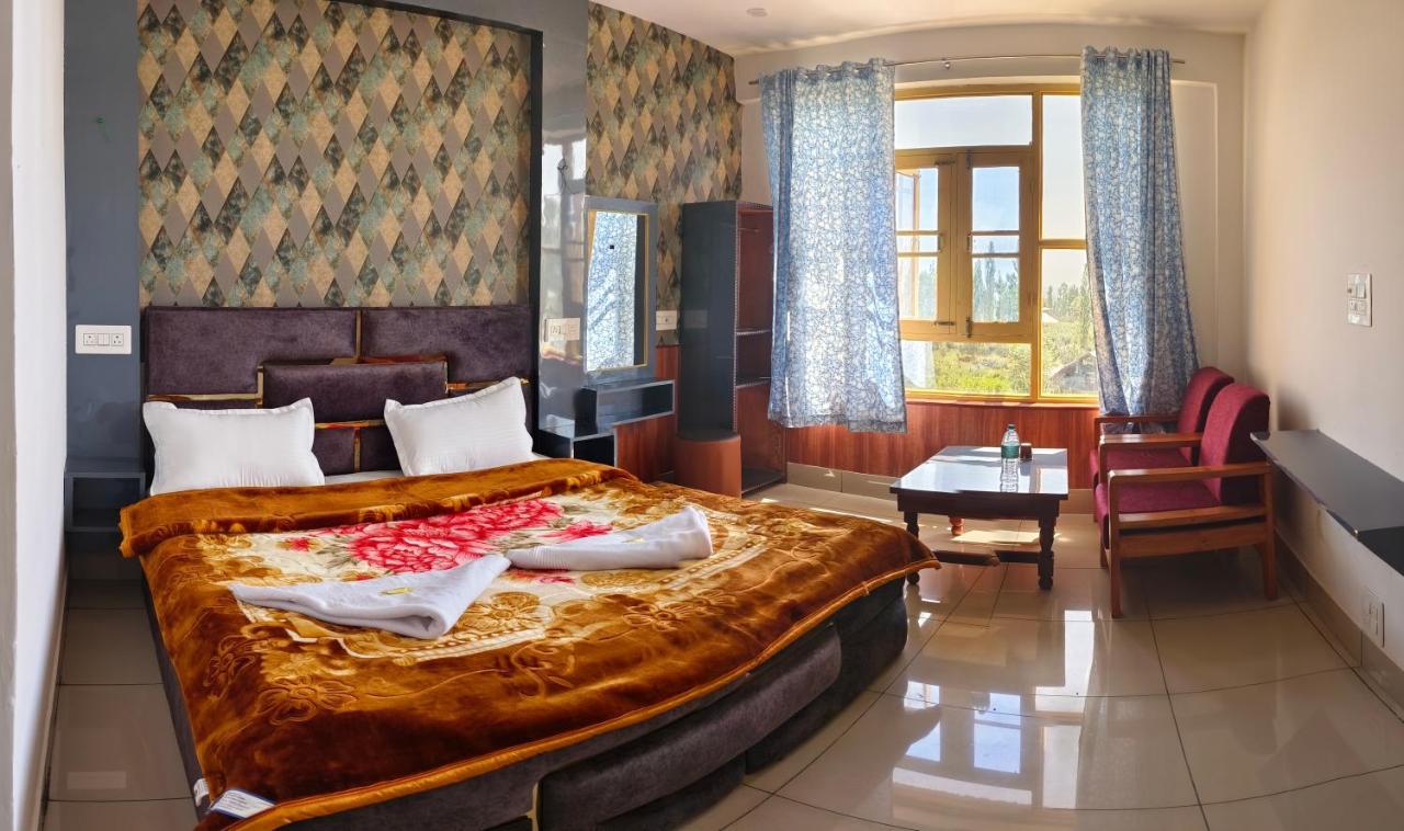 Hotel Gulmarg Residency, Kunzer Гульмарг Экстерьер фото