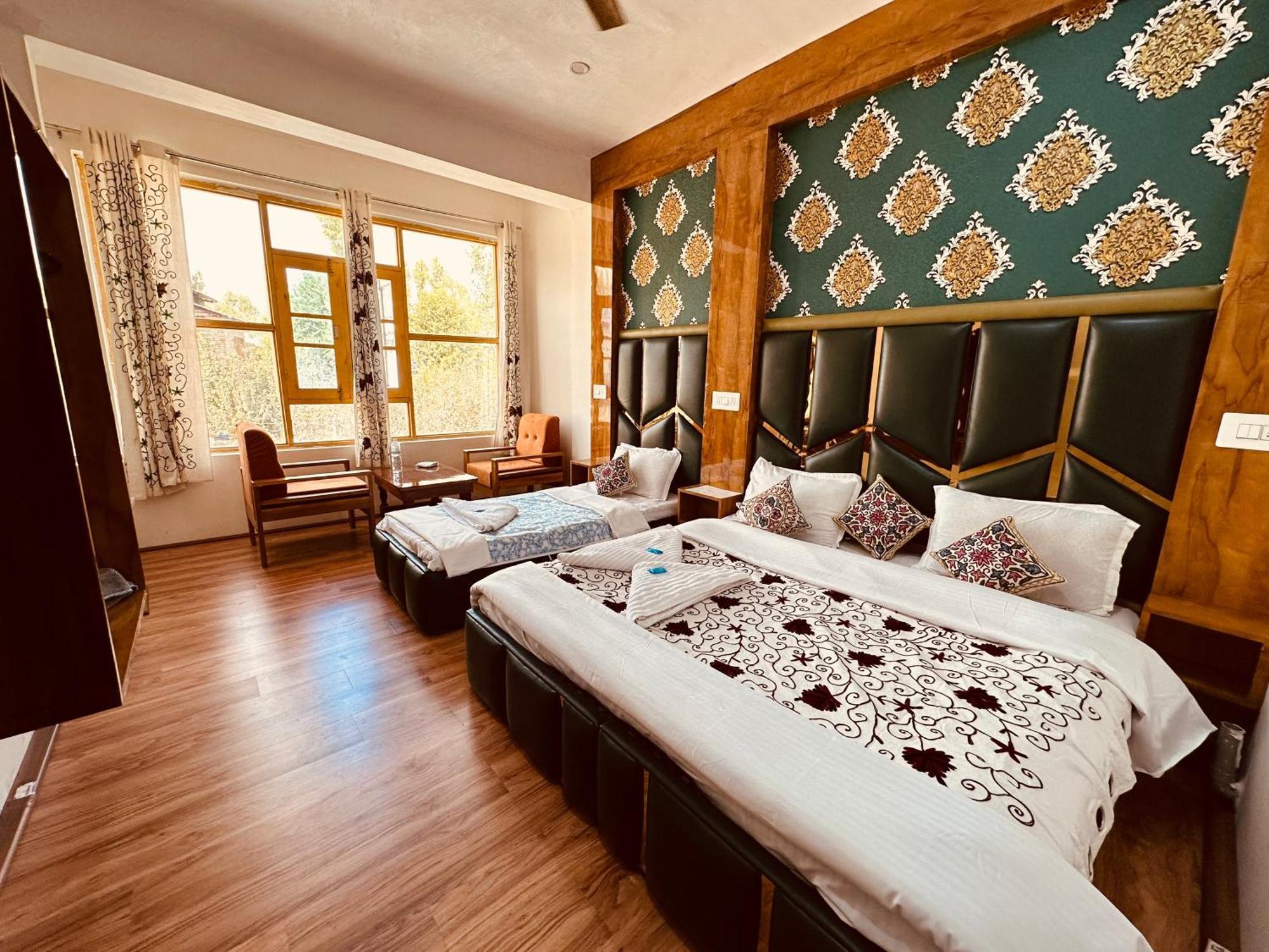 Hotel Gulmarg Residency, Kunzer Гульмарг Экстерьер фото