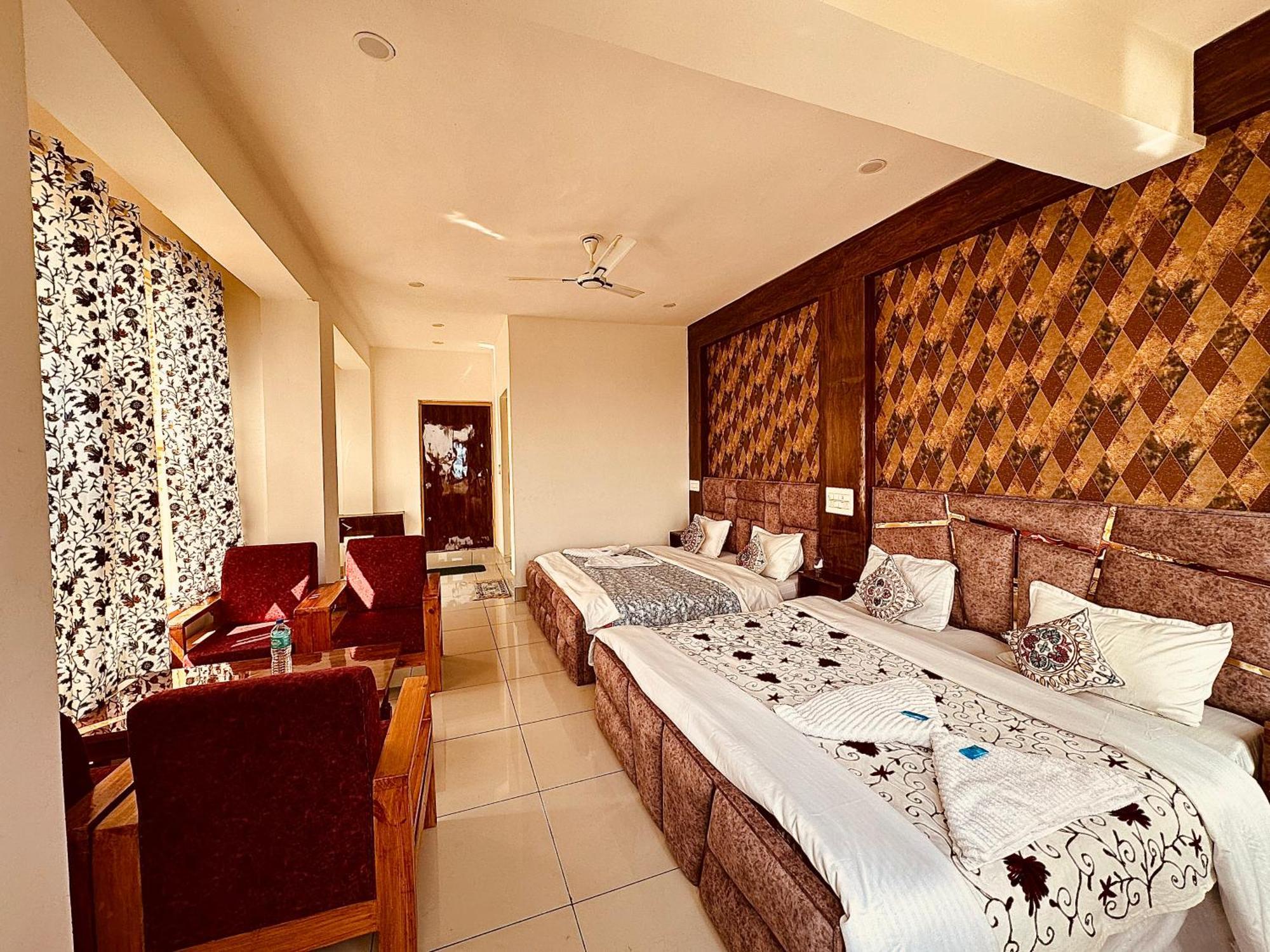 Hotel Gulmarg Residency, Kunzer Гульмарг Экстерьер фото